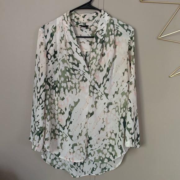 Mossimo Supply Co. Tops - MOSSIMO Printed Dress Shirt Blouse